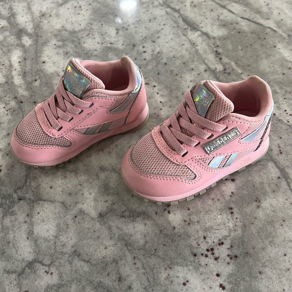 Reebok Classic size 4 toddler Shoes light pink color